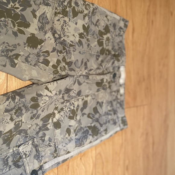 Floral cargo pants - Picture 4 of 5